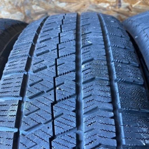 バリ山　BRIDGESTONE ブリヂストン　ブリジストン　VRX2 205/65R15 スタッドレス タイヤ　2017年製　15イン
