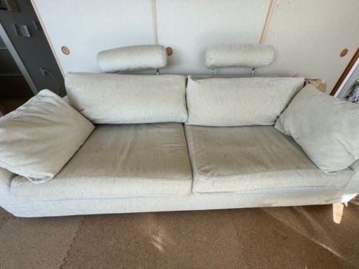 三人掛けソファ＋1人専用イス