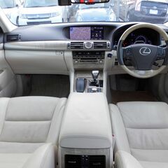 全国陸送OK　レクサス　LS600ｈ　バージョンＣ　デイライト　ＬＫＡ　ＢＳＭ　ＰＣＳ　無料で予備検付けます！の画像