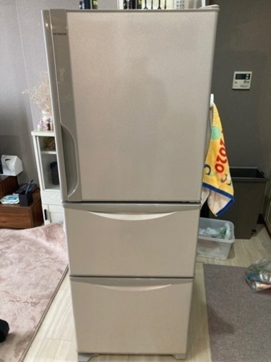 3枚扉の冷蔵庫