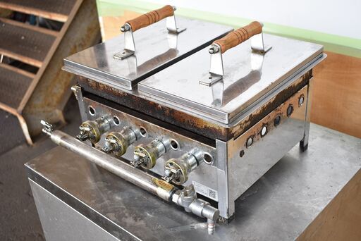 【ヤ取終了6/14】≪zy833≫伊東金属工業所/IKK 餃子焼き機/ギョーザ グリル ダブル GKW13 LPガス 2016年 鉄板焼き 飲食店 41119-01