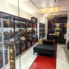 【正社員】ブランド品・店舗スタッフ／タイ語話せる方歓迎／未経験OK＜PurchaseShop RIZ心斎橋RED＞の画像