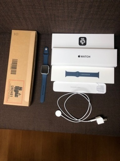 Apple Watch SE 44MM GPSモデル　未着用品　第一世代