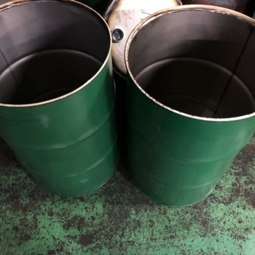 【売れました】⑨、⑩200Lドラム缶 x2。オプション（フタ切り落とし済）。