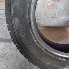 スタットレスタイヤ　１９５・６５Ｒ１５・アルミホイール付きの画像