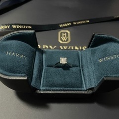 ハリーウインストンの婚約指輪の画像