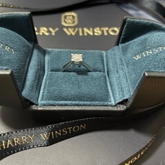 ハリーウインストンの婚約指輪の画像