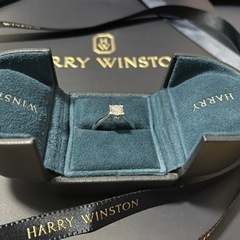 ハリーウインストンの婚約指輪の画像