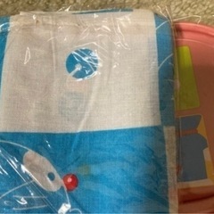 ドラえもんランチボックス・バンダナ  セットの画像