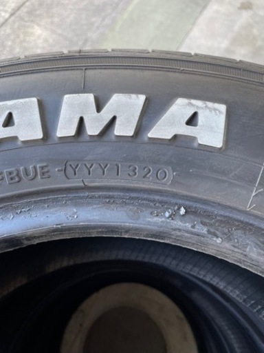 YH PARADA PAO3 215/65R16C ハイエース用（中古品）引き取り希望