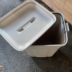 値下げしました。ゴミ箱　容量60L 積水角形ペール　の画像