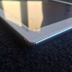 Sony xperia z4 tablet sot31white３２GB SIMフリー　バッテリー新品の画像