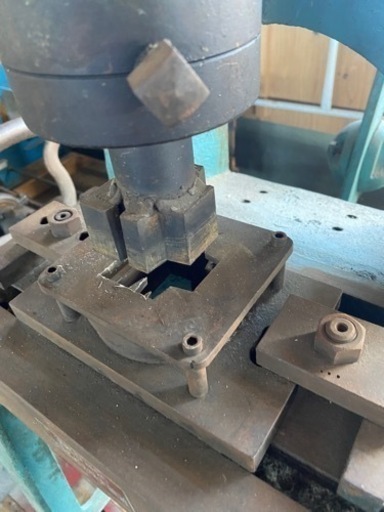 板金機械 瓦棒キャップ