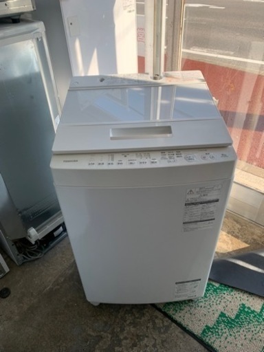 万代店　2017年製★美品 中古★東芝 8kg 浸透ザブーン洗浄で頑固な汚れもすっきり!自動おそうじモード搭載 洗濯機【AW-8D6】