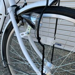 新品★未使用　ママチャリ　オートライト付き　26インチ　シマノ6段ギア　ホワイト②号車の画像