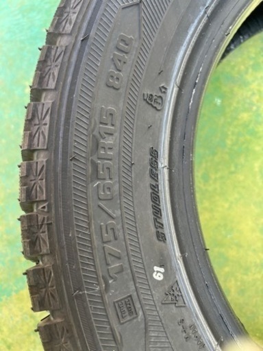 美品！スタッドレスタイヤ　冬タイヤ　GOODYEAR 175/65R/15 15インチ