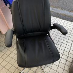 デスクチェア 肘跳ね上げ式