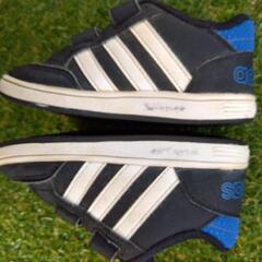 adidasアディダス 13.0cm　キッズシューズ　スニーカー　子供靴の画像