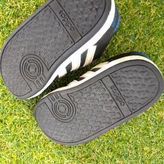 adidasアディダス 13.0cm　キッズシューズ　スニーカー　子供靴の画像