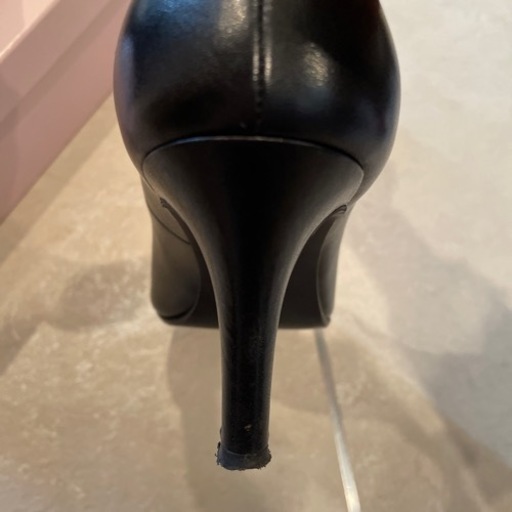 DIANA黒のヒール