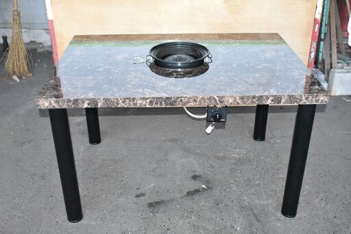 【ヤ取終了10/28】≪y475≫美品 シンポ 丸形 ロースターテーブル 1LX プロパン/LPガス 2018年 大理石風 焼肉 飲食店 41119-06