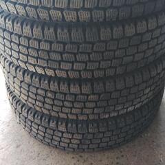 スタッドレスタイヤ　145R12 6PR