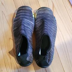 川遊びシューズ