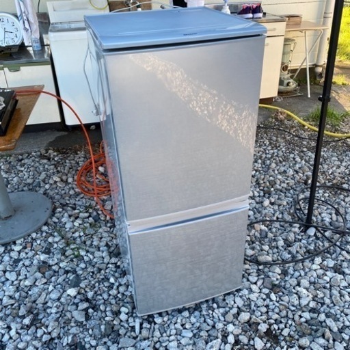 SHARP冷蔵庫　140L 2ドア　2016年製