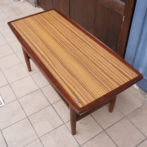 国内老舗家具メーカーkarimoku(カリモク家具)のコーヒーテーブルです