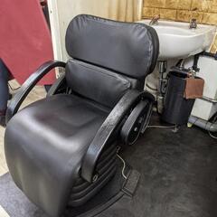 美容室のシャンプー椅子２台をほしい方がいましたら、さしあげます。