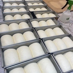 大阪市内　未経験大歓迎✨パン屋さんでパンを焼くアルバイト　時給1100〜の画像
