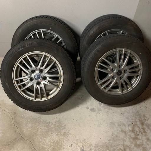 スタッドレスタイヤ　ホイールセット　ブリザックvrx2