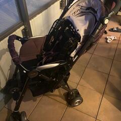 aprica ベビーカーの画像