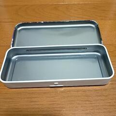 ピカルの定理　缶ペンケースの画像