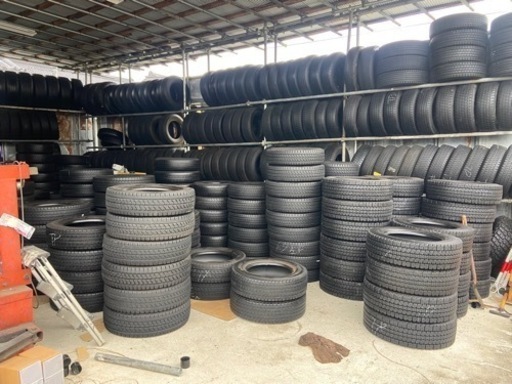 ハイエース用スタッドレスタイヤ4本+交換(大府市、桑名市)アマントレーディング株式会社