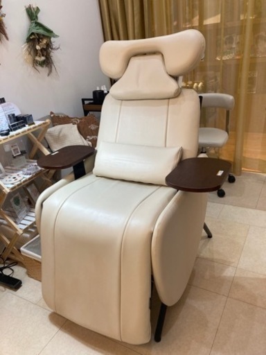 アイラッシュ用リクライニングチェア　タカラベルモント