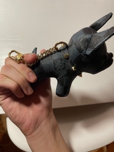 ルイヴィトン 犬 キーホルダー