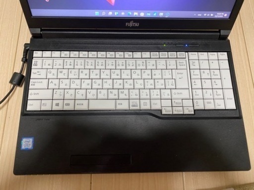 富士通　LIFEBOOK A579/CX FMVA6602HP Window 11 美品