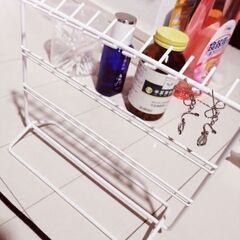 【美品】２点💕アクセスタンドと未使用イヤリング（リボン）のセット🥰🌈✨