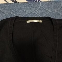 ユニクロ　カーディガン　薄手　黒の画像
