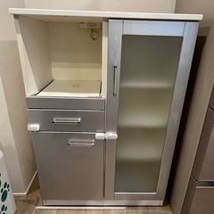 【11/27処分】コンセント付き　食器棚　レンジ台　炊飯器　スライドレール　キッチンボード　シルバーの画像