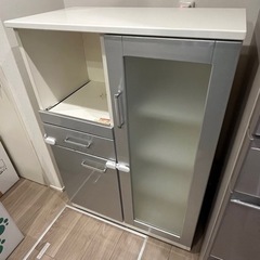 【11/27処分】コンセント付き　食器棚　レンジ台　炊飯器　スライドレール　キッチンボード　シルバーの画像