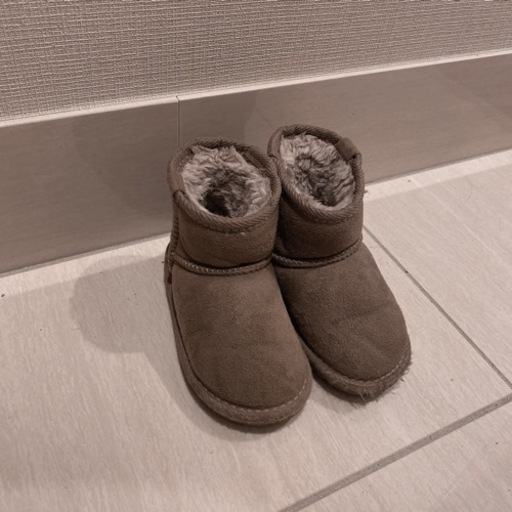 【浦和駅周辺】15cm  キッズムートンブーツ　人気のモカ