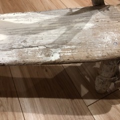 流木の長椅子の画像
