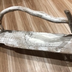 流木の長椅子