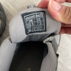 モンベル　トレッキングシューズの画像