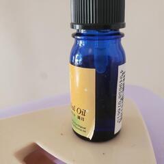 [カリス成城]【満月】アロマオイル　素肌用と香り用の画像