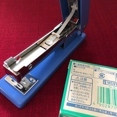 ホチキス（サイズ大）＋MAX針２０００本　セットの画像