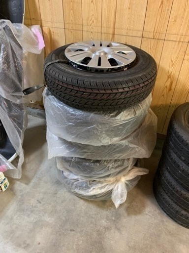 NV350 キャラバン　純正　タイヤホイールセット