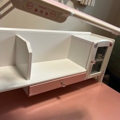 引取りに来られる方　キラキラ学習机の画像